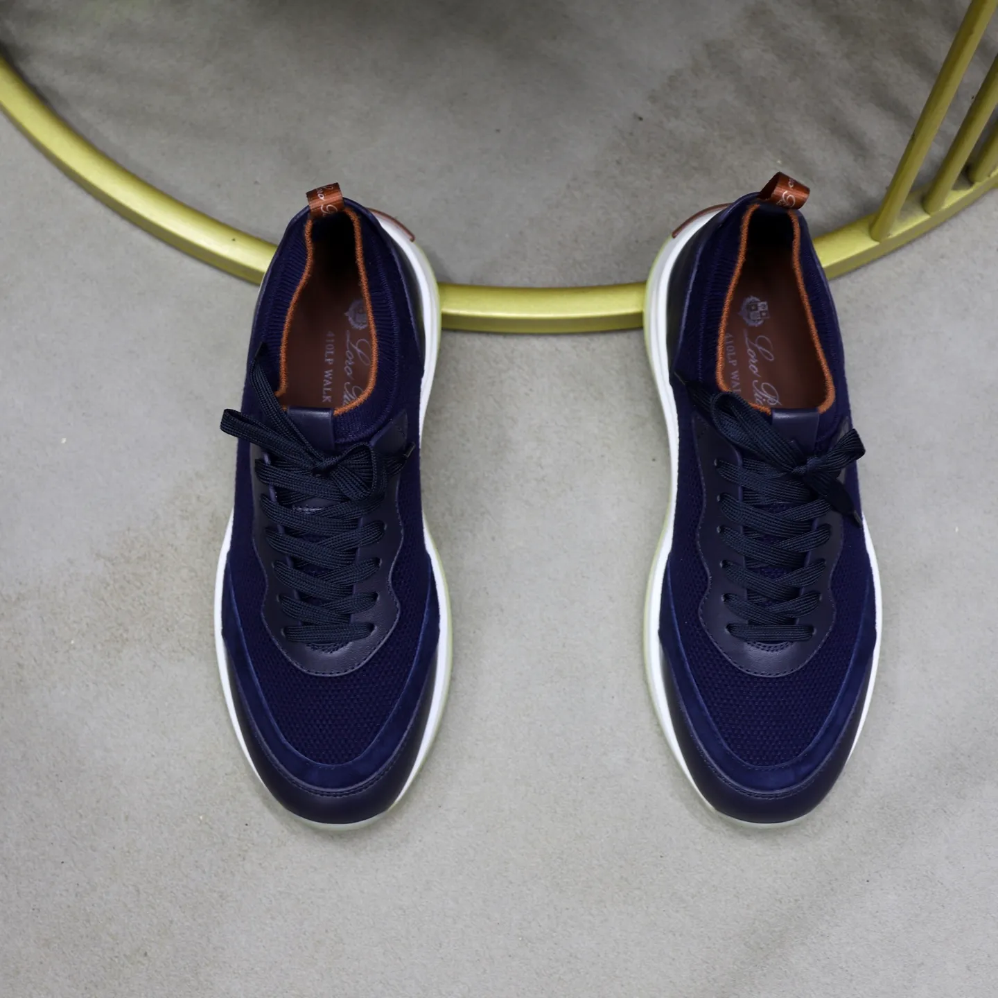 Factory price: 💰620 Loropiana LP men's shoes ♞size; 38-44 "45.46 customization" cowhide stitching and cowhide feet. It is really easy to wear, lazy, relaxed, casual, perfect comfort, and there are many color choices, and they all look good with clothes. Is it true that Loropiana can bring social value? “Loropiana is the best thing money can buy”